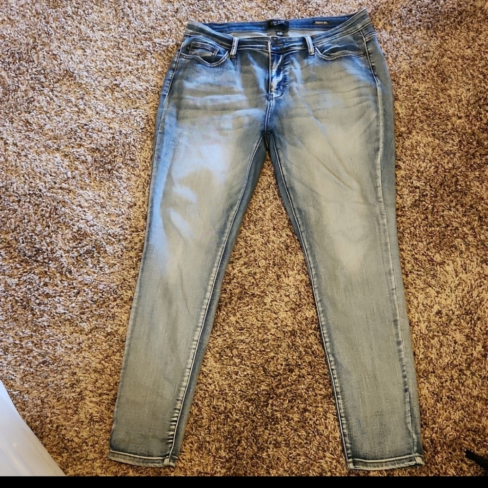 Light wash judy blue 15/32